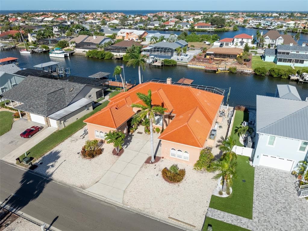 825 BIRDIE WAY APOLLO BEACH, FL 33572
