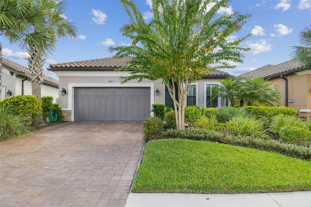8621 GRAND ALBERATO ROAD TAMPA, FL 33647