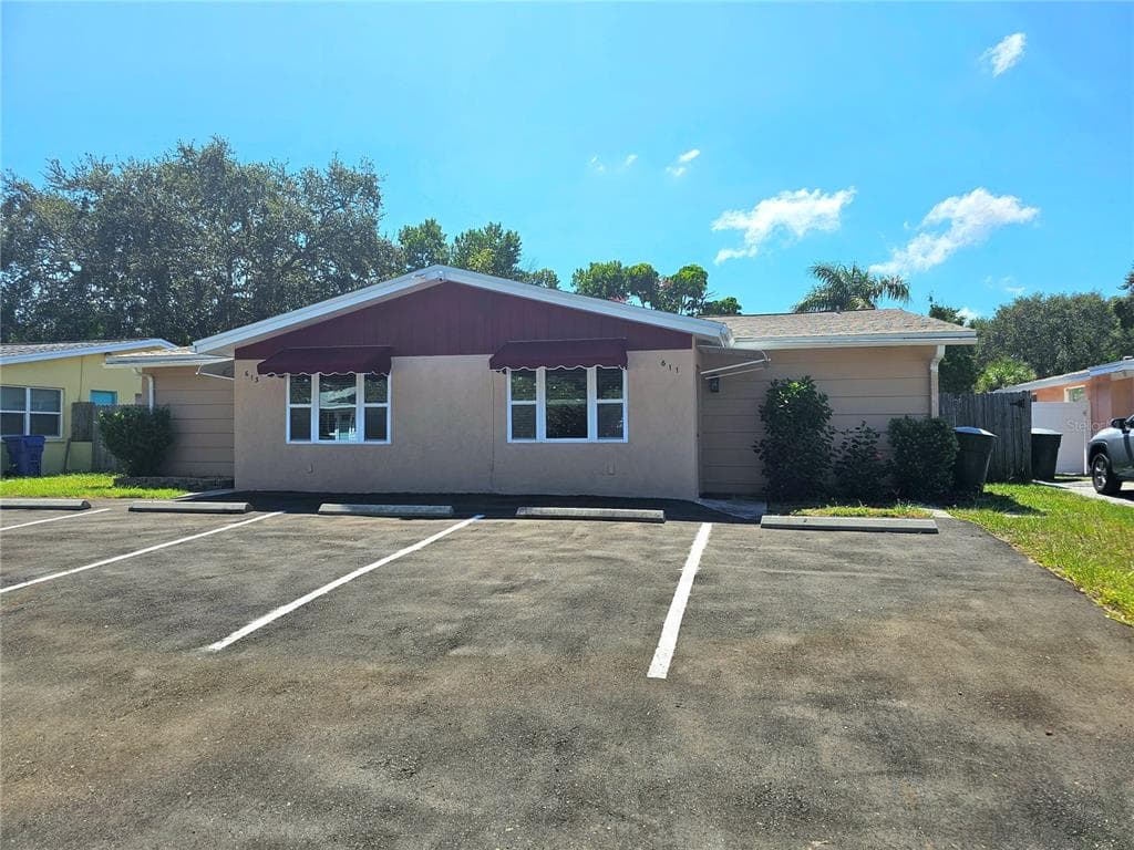 611 LYNDHURST STREET DUNEDIN, FL 34698