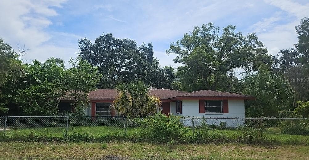 1915 E MULBERRY DRIVE TAMPA, FL 33604