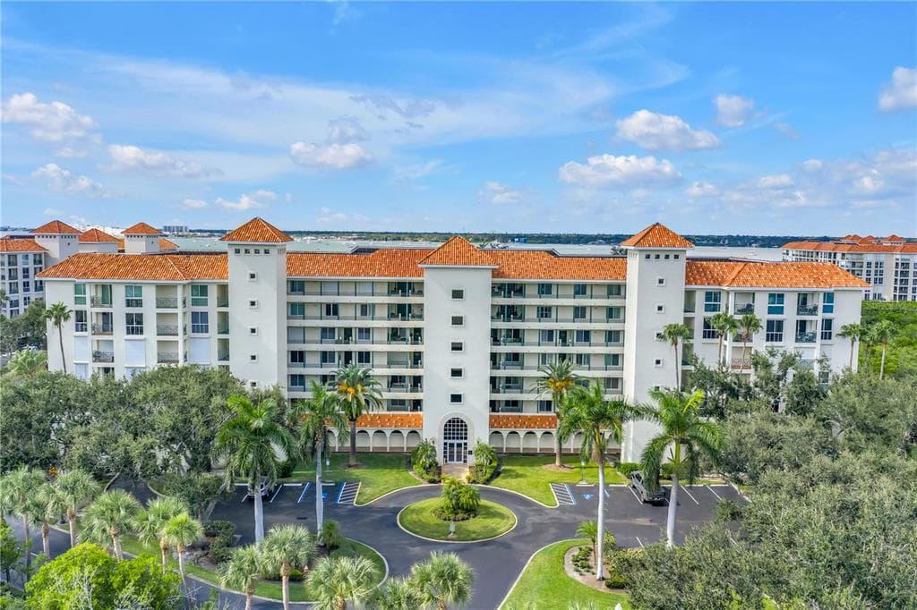 4801 OSPREY DRIVE S UNIT 303 ST PETERSBURG, FL 33711