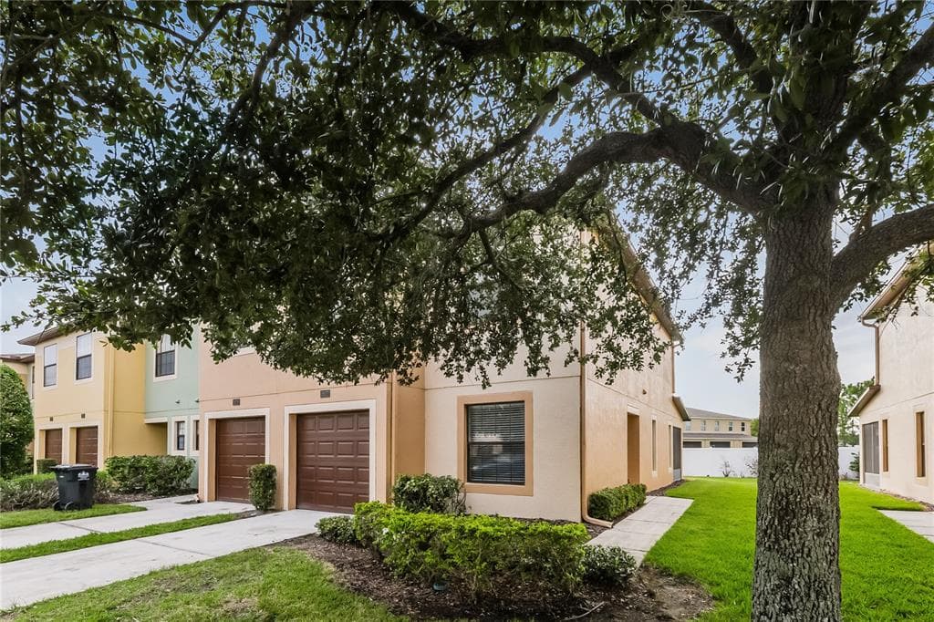 2627 OLEANDER LAKES DRIVE BRANDON, FL 33511
