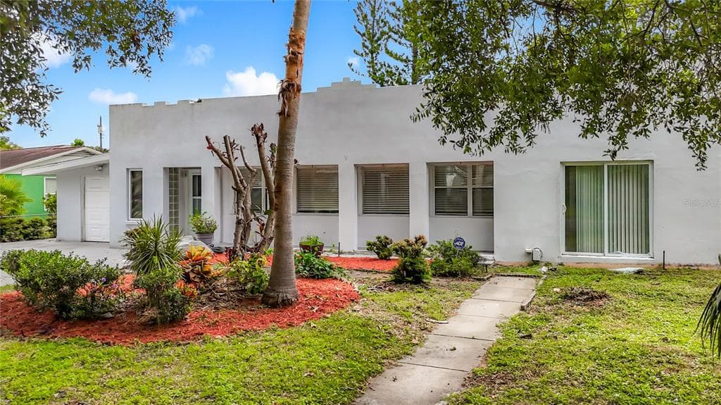 6709 ORCHARD DRIVE N ST PETERSBURG, FL 33702