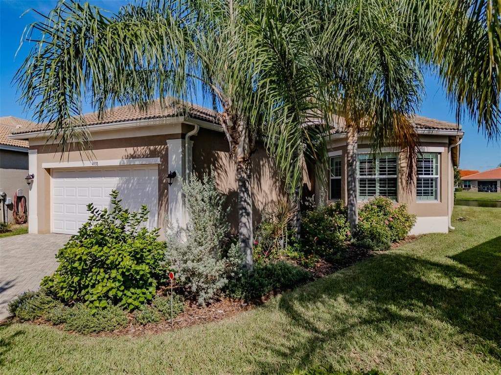 4938 GRAND BANKS DRIVE WIMAUMA, FL 33598