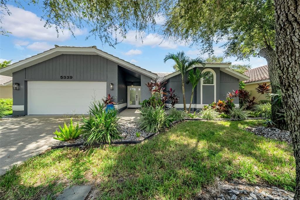 5339 VENICE WAY NE ST PETERSBURG, FL 33703