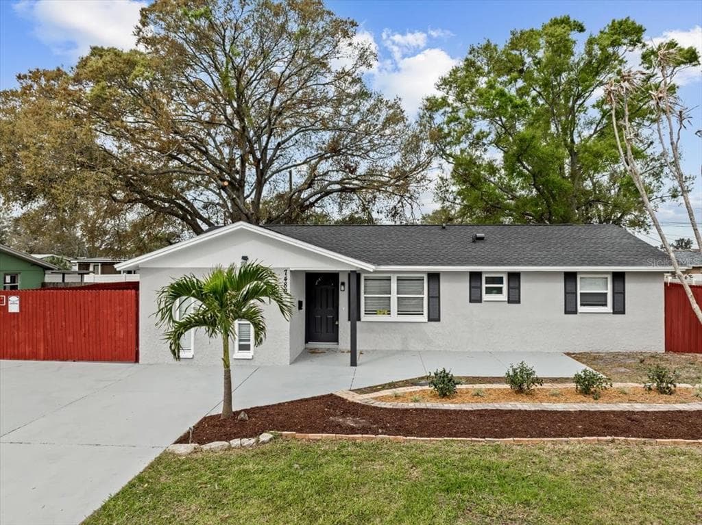 7480 HOBSON STREET NE ST PETERSBURG, FL 33702