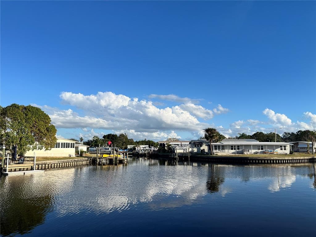 6803 MOUNT PLEASANT ROAD NE UNIT 33 ST PETERSBURG, FL 33702