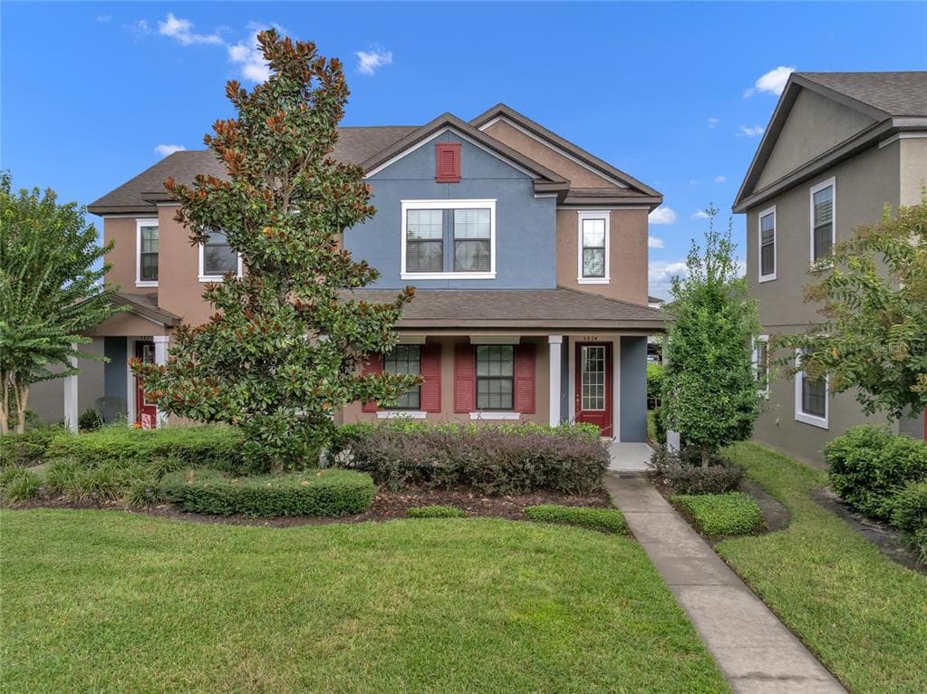 5824 VILLAGE CENTER DRIVE LITHIA, FL 33547