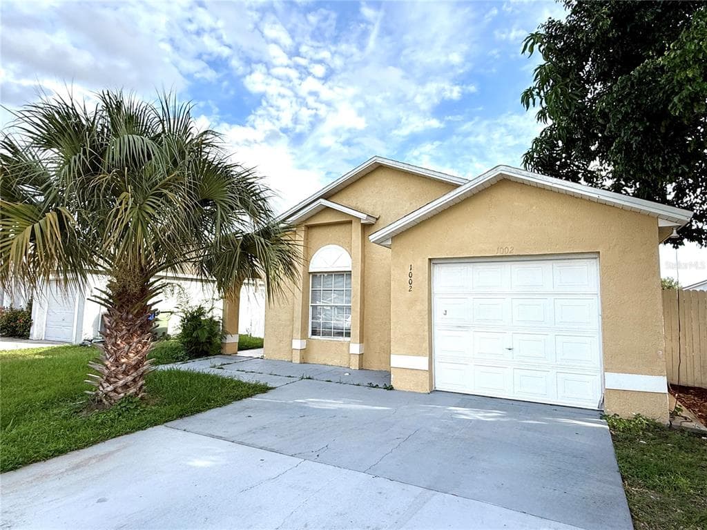 1002 GOLFSIDE COURT KISSIMMEE, FL 34741