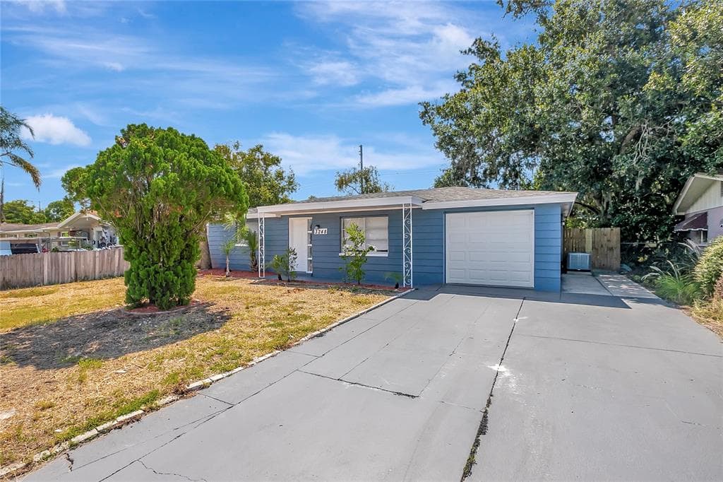 3248 BEACON SQUARE DRIVE HOLIDAY, FL 34691