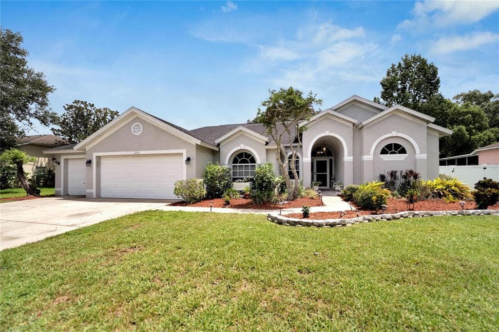 2216 GLEN MIST DRIVE VALRICO, FL 33594
