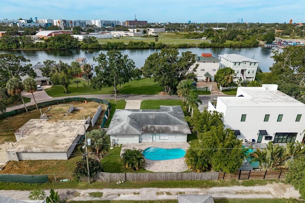 2205 N RIVERSIDE DRIVE TAMPA, FL 33602