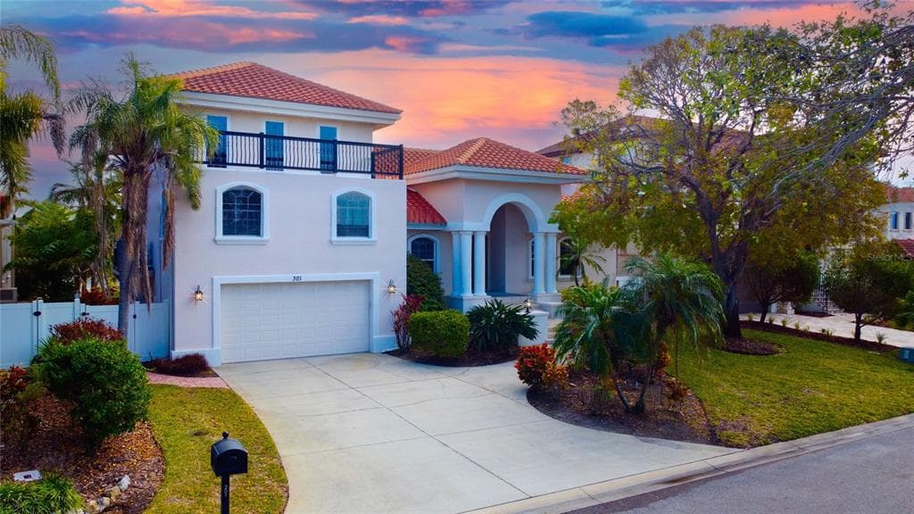 301 MIDWAY ISLAND CLEARWATER BEACH, FL 33767