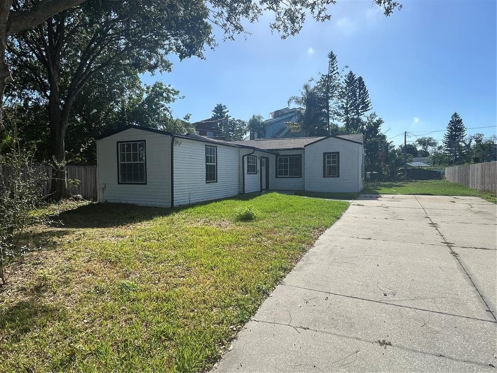 8465 TOBAY ROAD N ST PETERSBURG, FL 33702