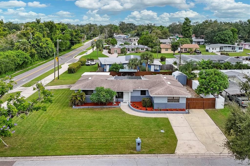 1995 DEBORAH AVENUE LARGO, FL 33770