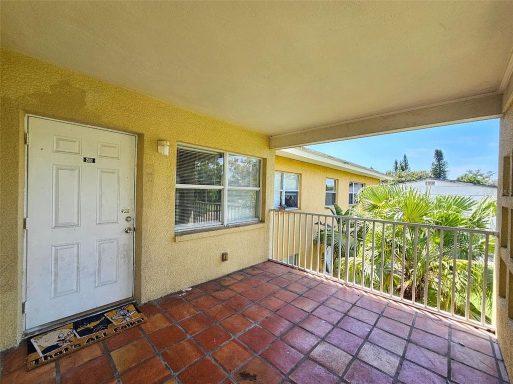 1355 DREW STREET UNIT 201 CLEARWATER, FL 33755