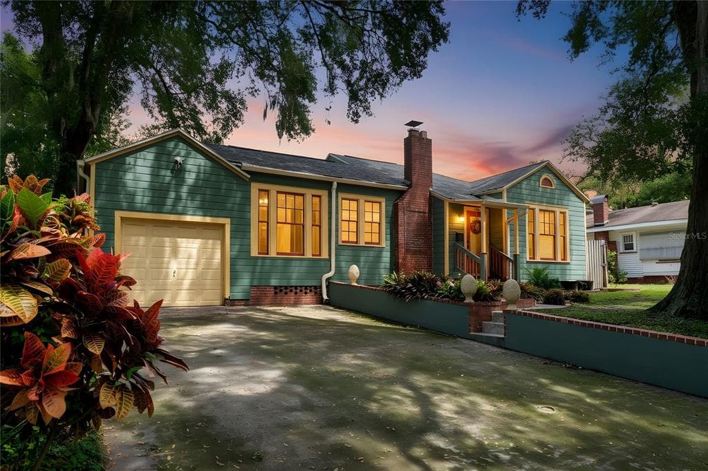 1026 E HENRY AVENUE TAMPA, FL 33604