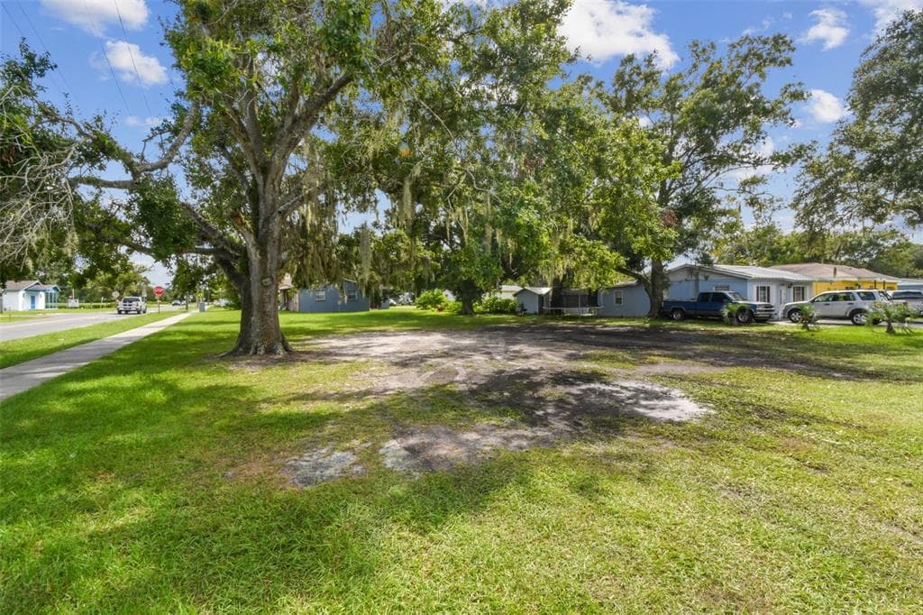 111 S MARYLAND AVENUE PLANT CITY, FL 33563