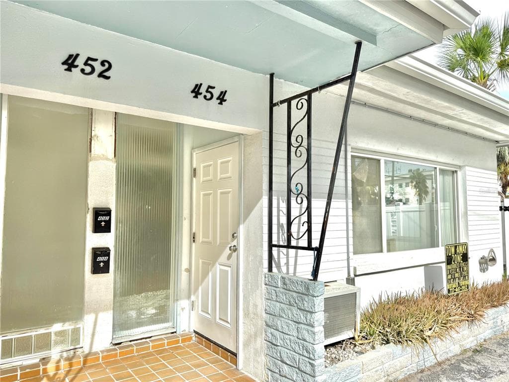 451 POINSETTIA AVENUE CLEARWATER BEACH, FL 33767