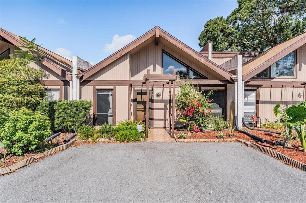 4103 MURIEL PLACE UNIT 5-D TAMPA, FL 33614