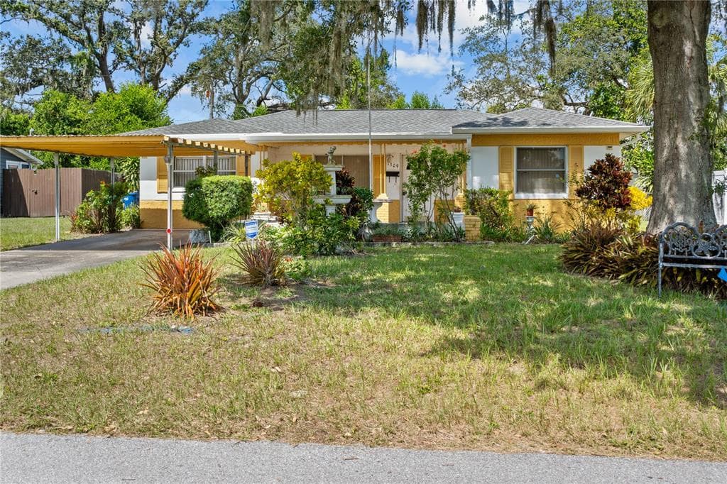 1309 SAINT ANDREWS DRIVE TAMPA, FL 33612
