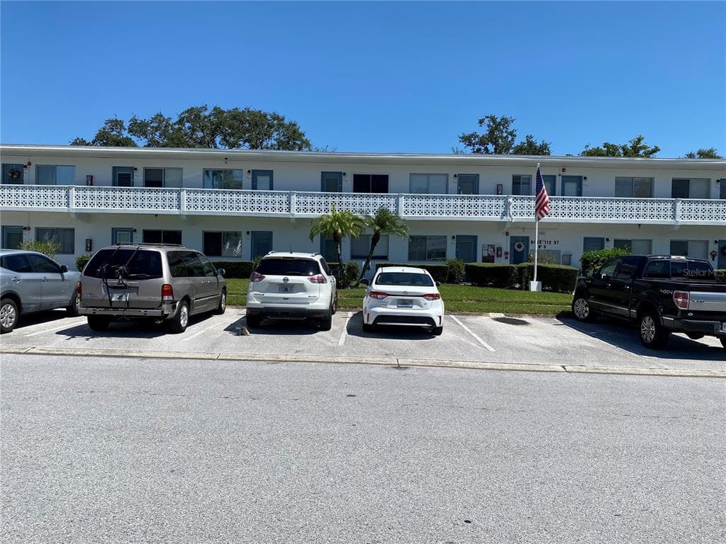 8455 112TH STREET UNIT 109 SEMINOLE, FL 33772