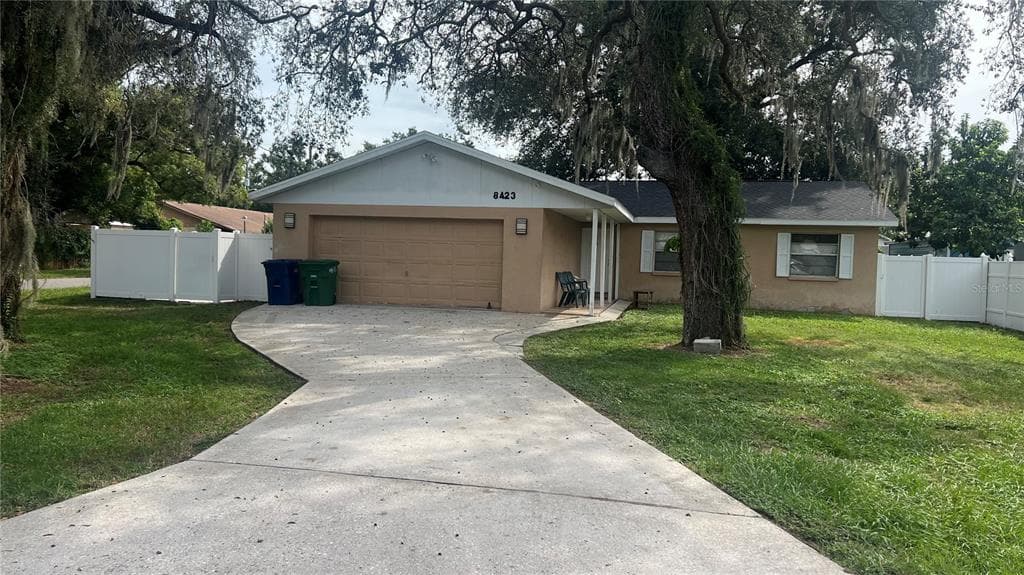 8423 N OTIS AVENUE TAMPA, FL 33604