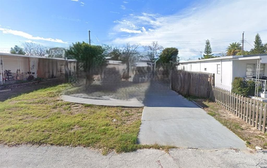 2041 HOYLE DRIVE HOLIDAY, FL 34691