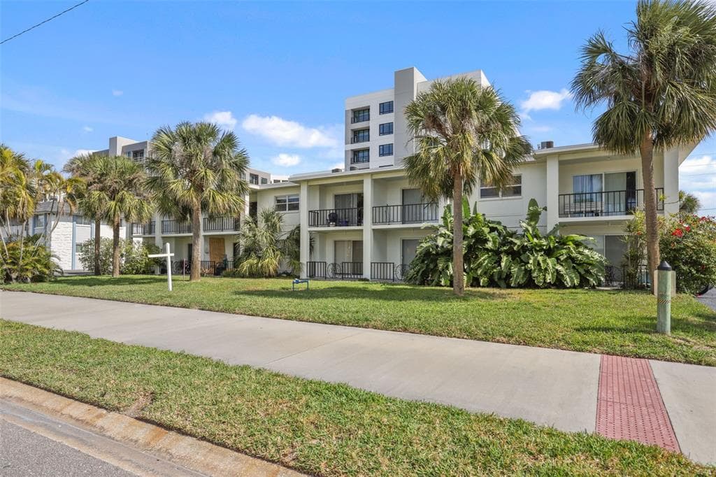 4420 37TH STREET S UNIT 9 ST PETERSBURG, FL 33711