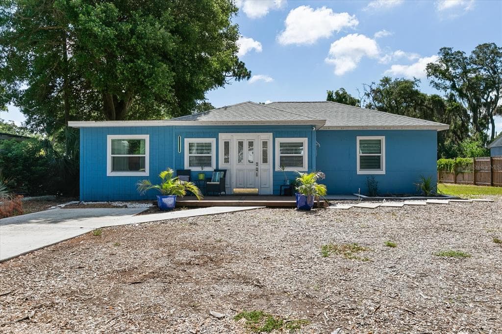 1009 N BETTY LANE CLEARWATER, FL 33755