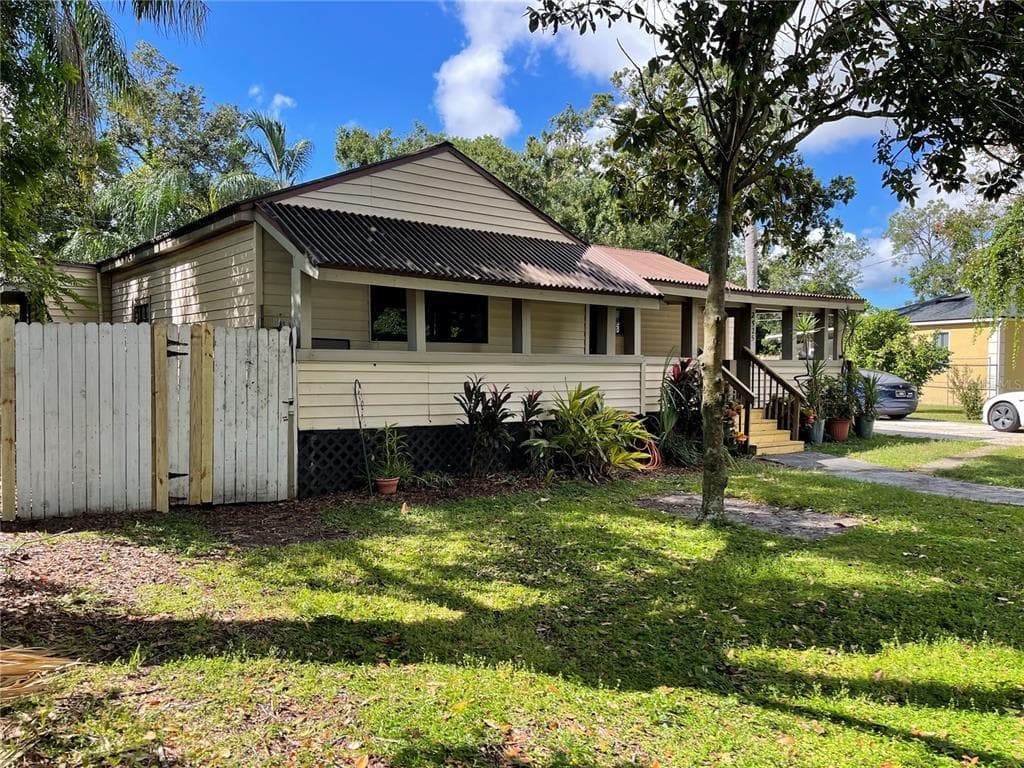 2525 EMMA CIRCLE TAMPA, FL 33614