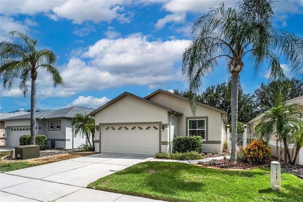 8128 AMBERSWEET PLACE LAND O LAKES, FL 34637