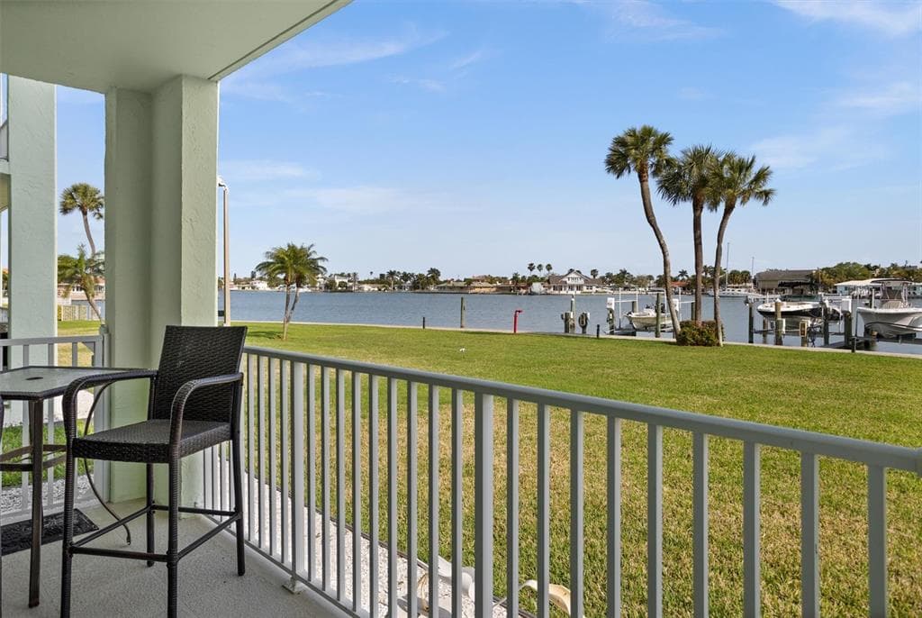 400 64TH AVENUE UNIT 105 ST PETE BEACH, FL 33706