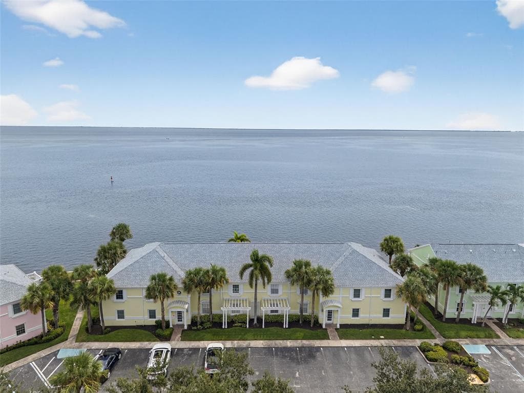 4720 COQUINA KEY DRIVE SE UNIT C ST PETERSBURG, FL 33705