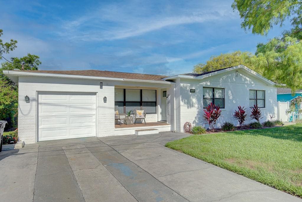 905 S BETTY LANE CLEARWATER, FL 33756