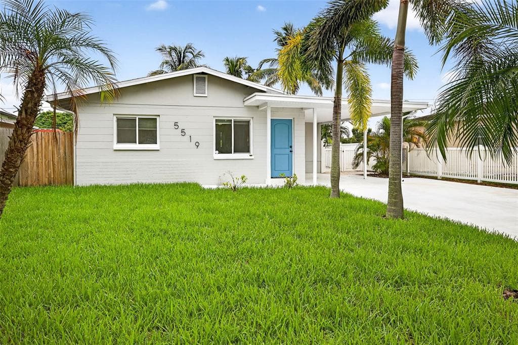 5519 COMMONWEALTH AVENUE N ST PETERSBURG, FL 33703