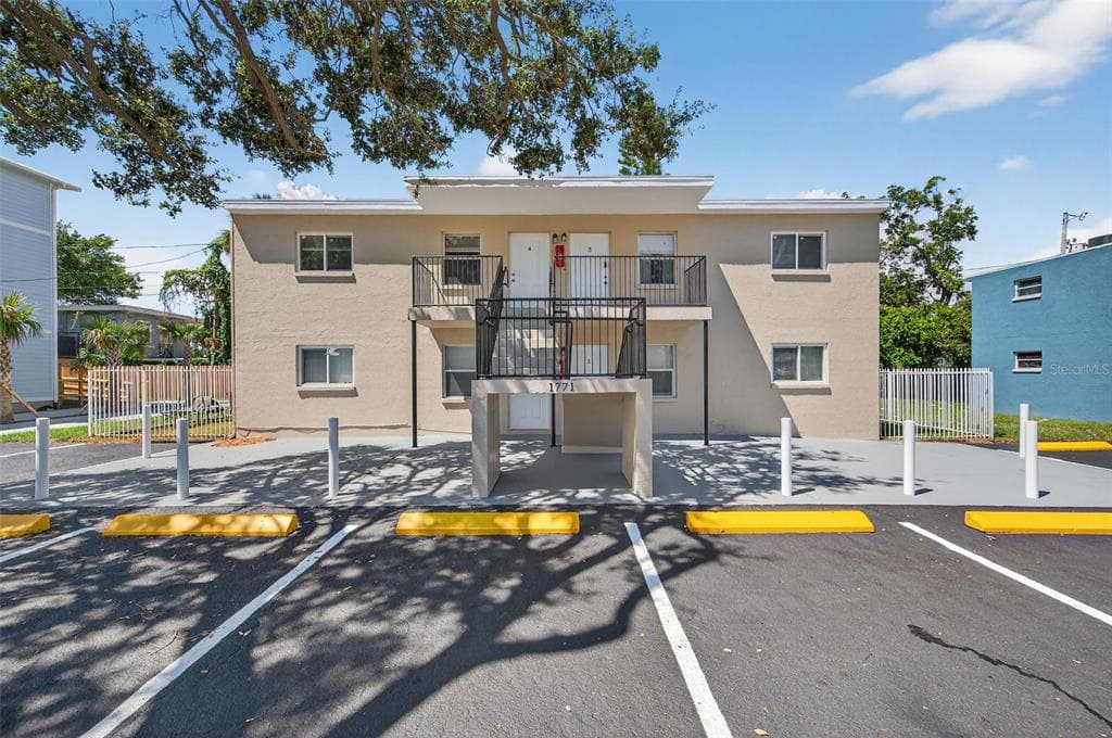 1771 RUSSELL STREET S UNIT 4 ST PETERSBURG, FL 33712