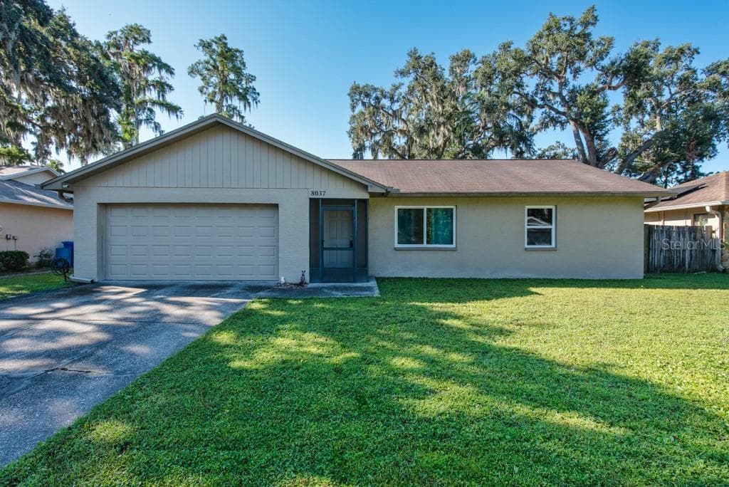 8037 FAWNRIDGE CIRCLE TAMPA, FL 33610