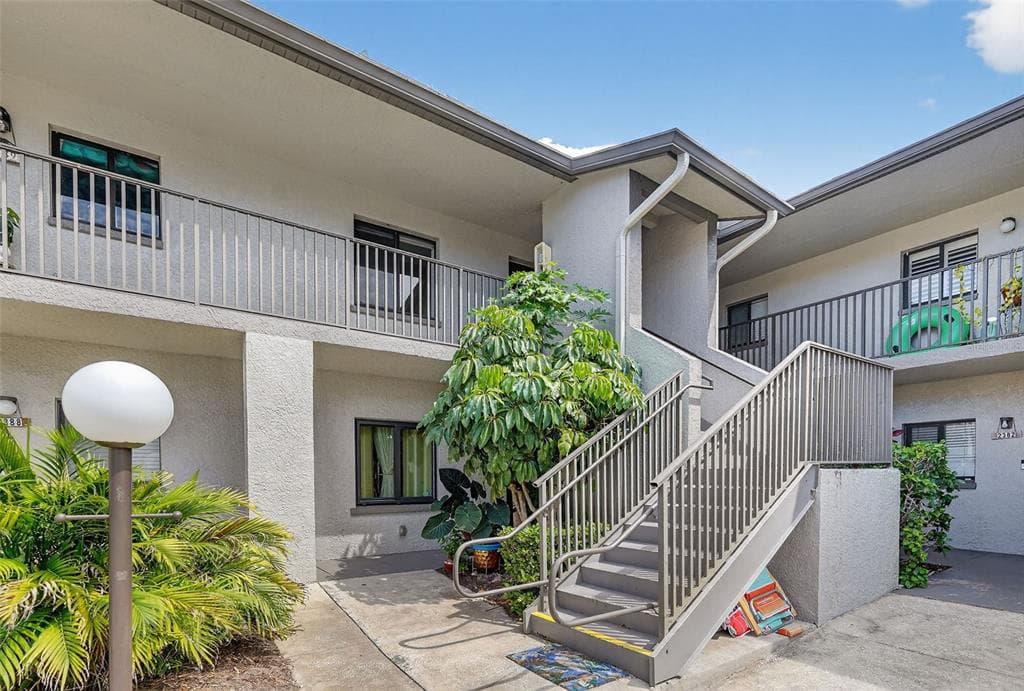 2387 LAKE HEATHER HEIGHTS COURT UNIT 203 DUNEDIN, FL 34698