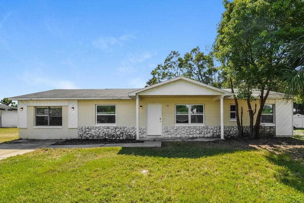 206 YALE DRIVE SANFORD, FL 32771