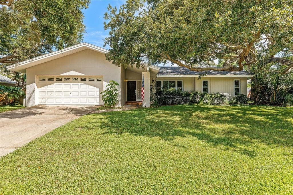 1624 PINE PLACE