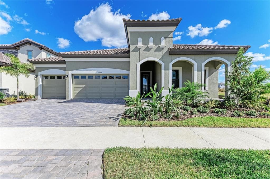 14948 RIDER PASS DRIVE LITHIA, FL 33547