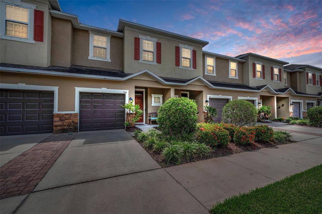 504 CABERNET WAY OLDSMAR, FL 34677