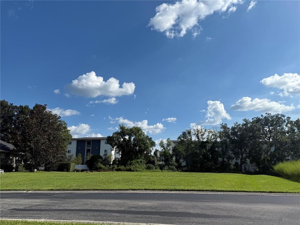 ISLAND SHORES LANE LAKELAND, FL 33809