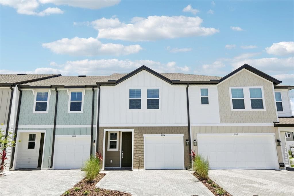 7645 DEER VALLEY CIR TAMPA, FL 33635