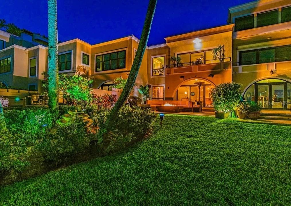 2813 W HAWTHORNE ROAD UNIT 2813 TAMPA, FL 33611