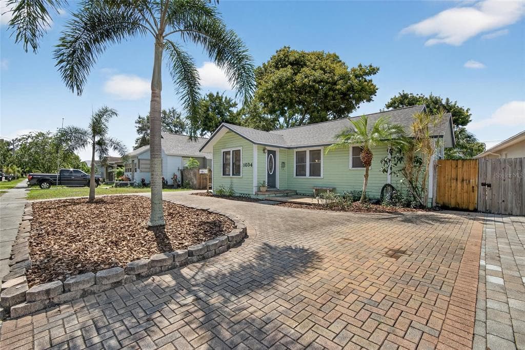 1034 27TH STREET N ST PETERSBURG, FL 33713
