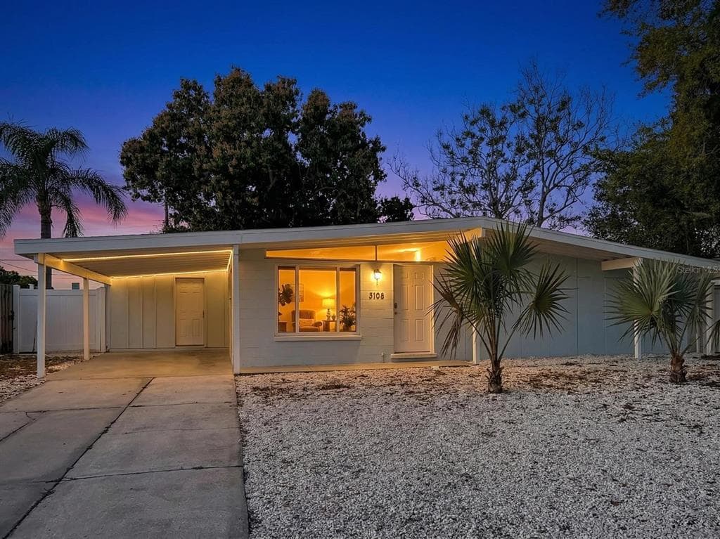 3108 SMITH AVENUE BRADENTON, FL 34207
