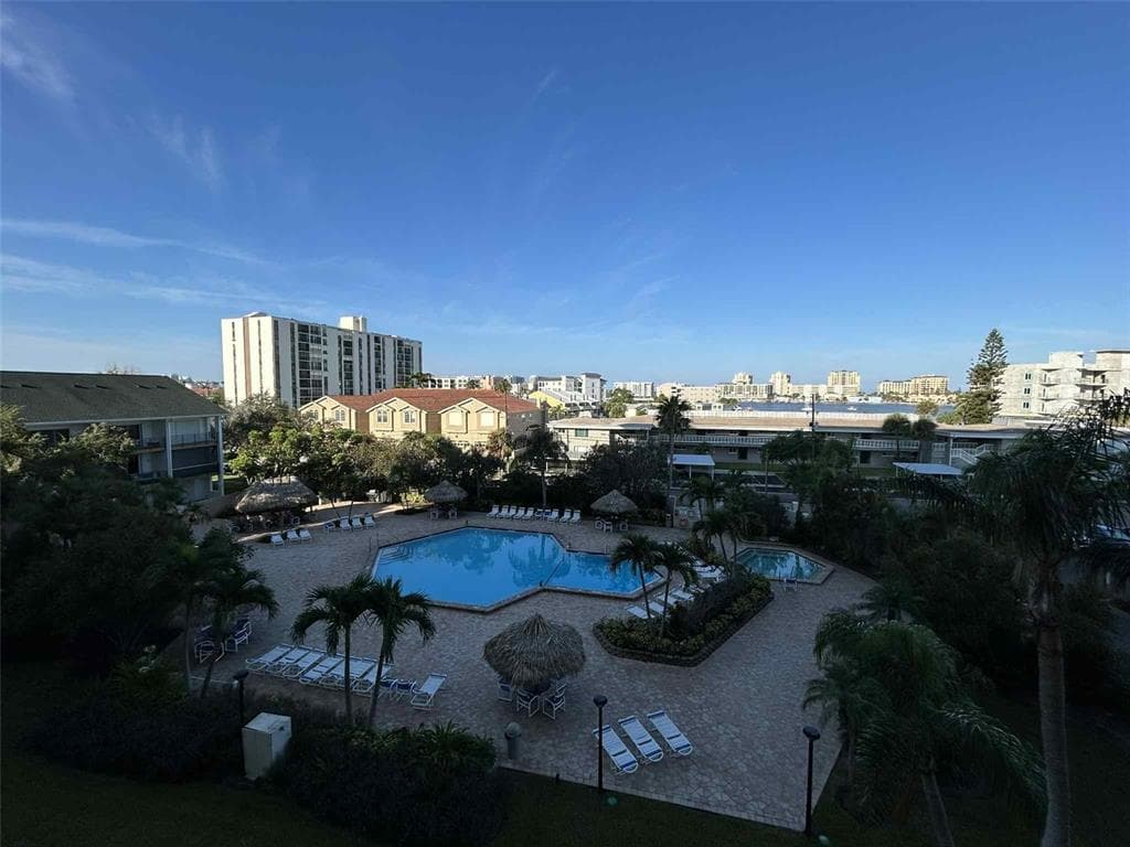 400 ISLAND WAY UNIT 404 CLEARWATER BEACH, FL 33767
