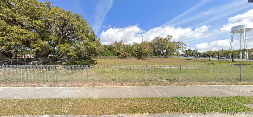 1216 E MAIN STREET LEESBURG, FL 34748
